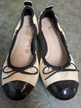 Restricted Ballet Flats Size 6